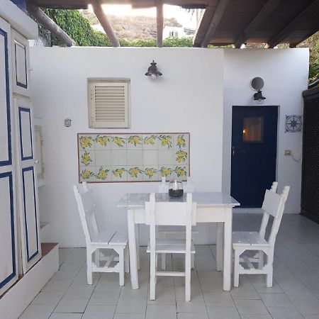 Con I Piedi Nell'Acqua Apartment Stromboli Ngoại thất bức ảnh