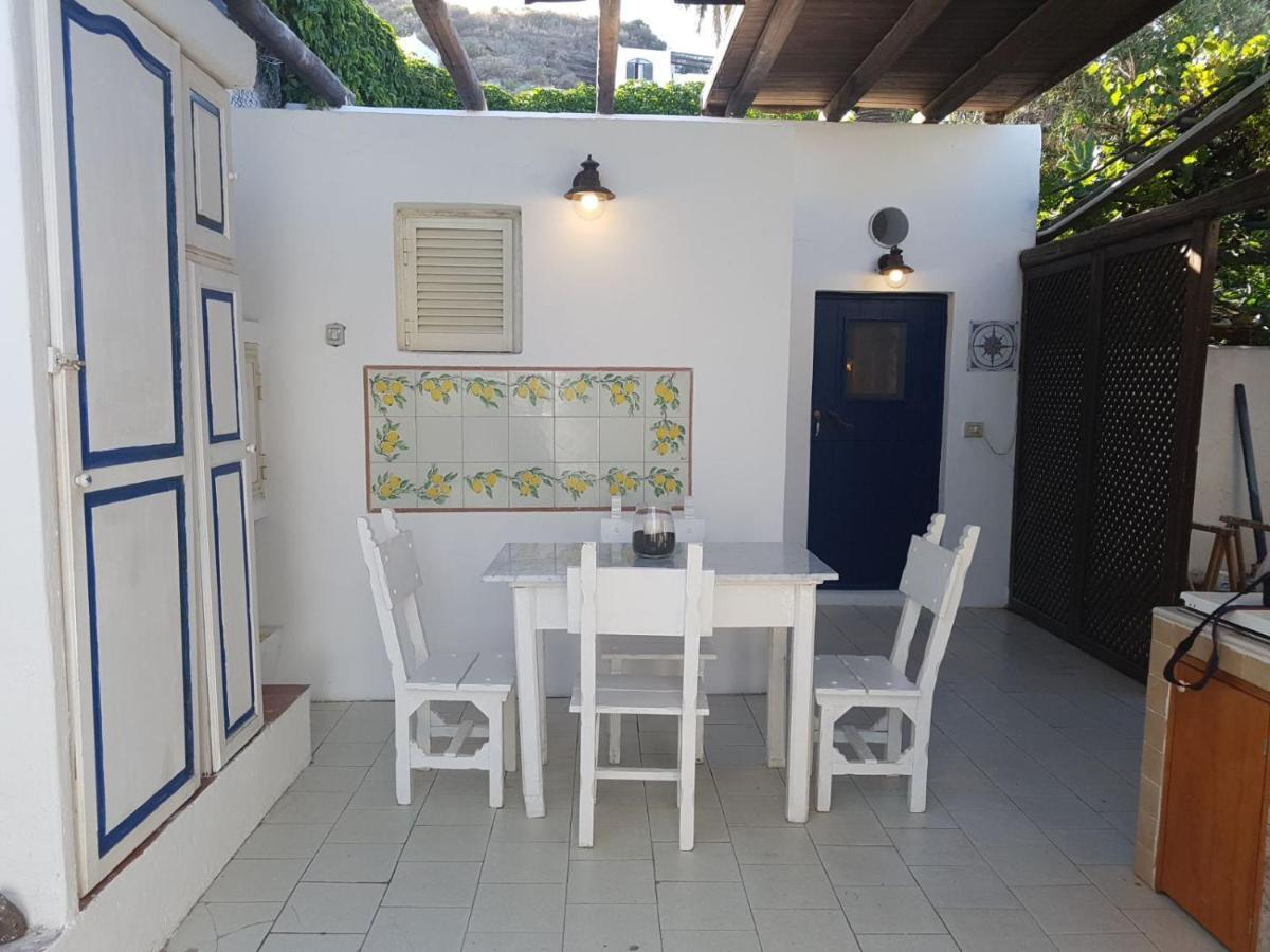 Con I Piedi Nell'Acqua Apartment Stromboli Ngoại thất bức ảnh