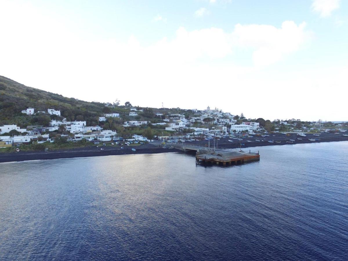 Con I Piedi Nell'Acqua Apartment Stromboli Ngoại thất bức ảnh